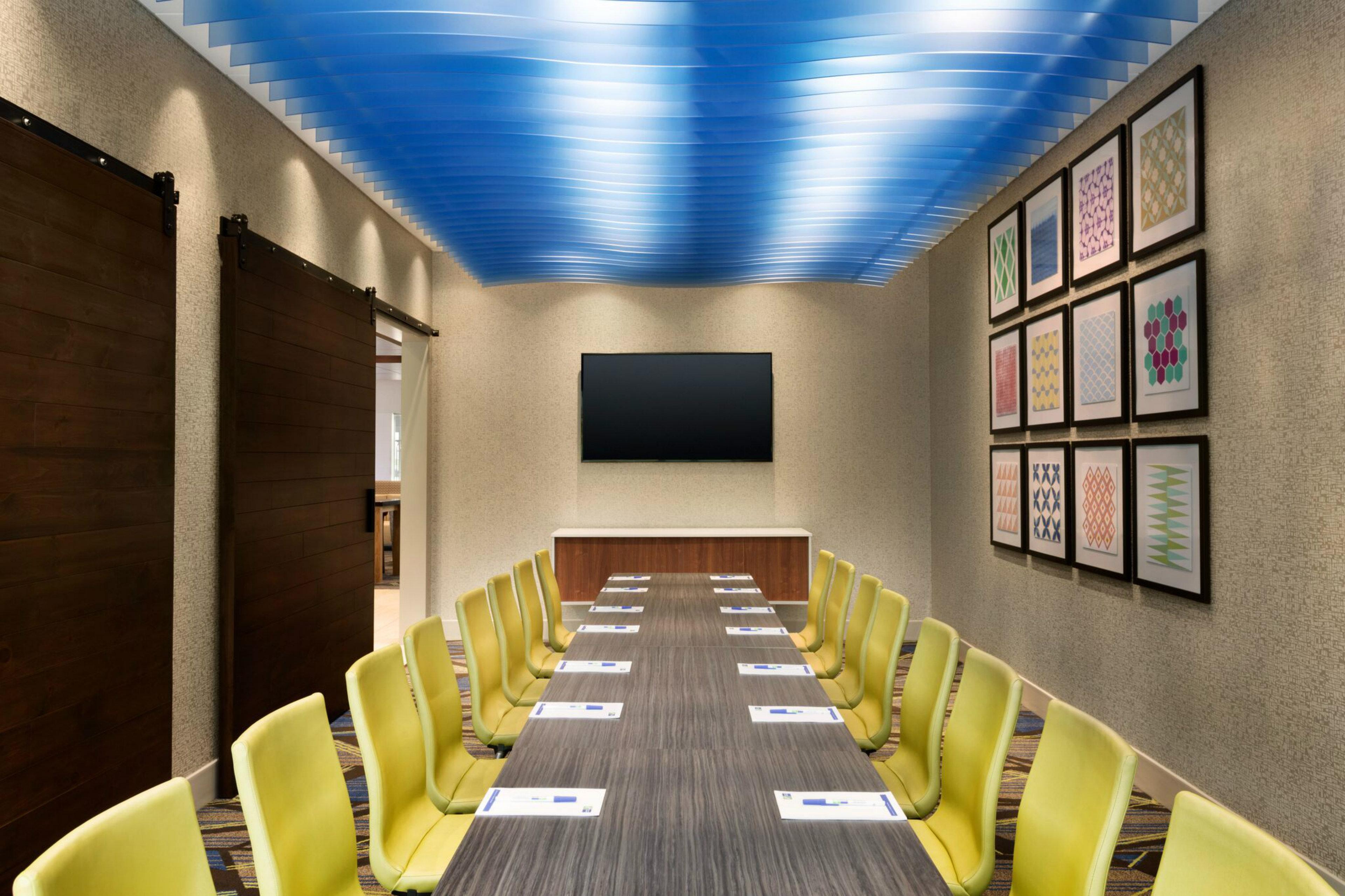 Holiday Inn Express - Alliance By Ihg Екстериор снимка
