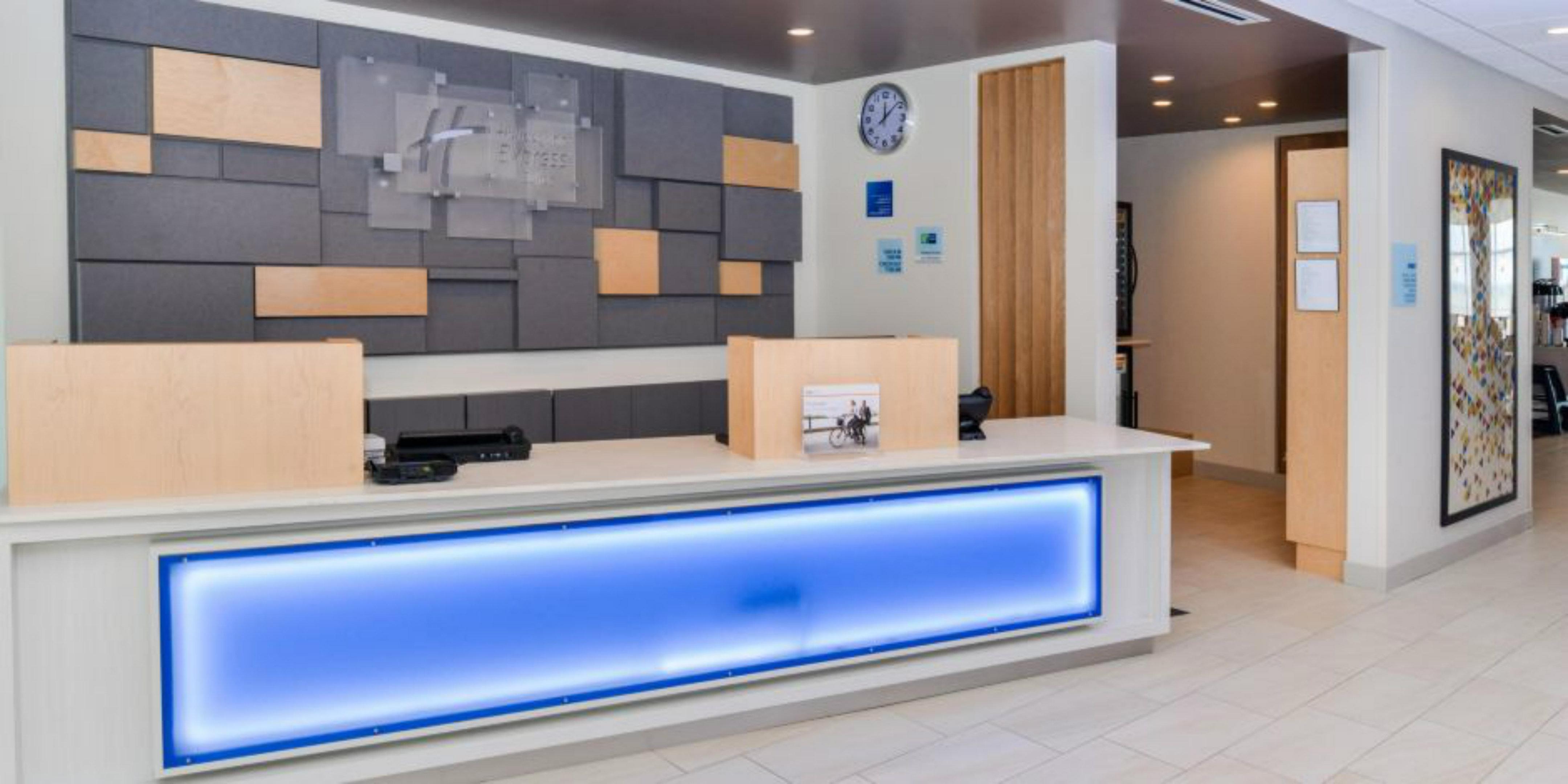 Holiday Inn Express - Alliance By Ihg Екстериор снимка